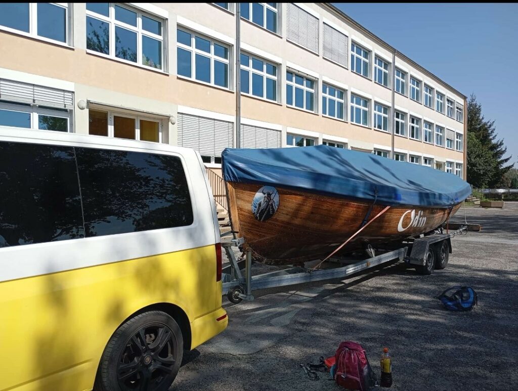 Wir treffen uns an der Schule und starten zum Wettkampf